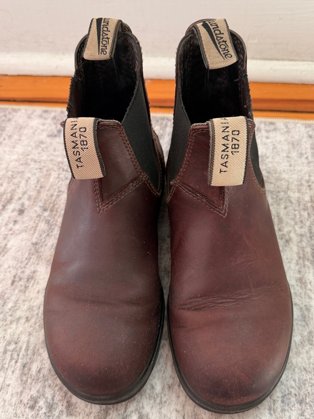Limited Edition Blundstone 150th Anniversary Chelsea Boots in Auburn Leather 7.5